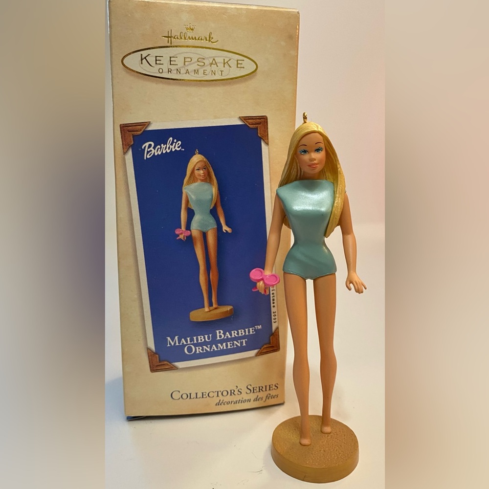 🌹🍃New In Box ~ Hallmark Keepsake 2003 “Malibu” Barbie Ornament🍃🌹